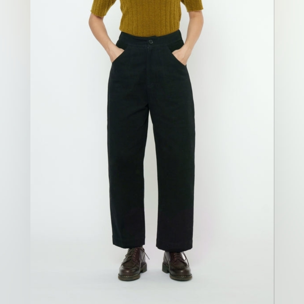7115 By Szeki Curved Legged Trouser